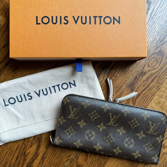 Louis Vuitton Handbags - ⚡️Louis Vuitton Insolite Fleuri Monogram Canvas Wallet